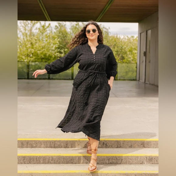 Smash + Tess Dresses & Skirts - NWT 🇨🇦 SMASH & TESS - Sightseer Belted Dress in Black. 2X